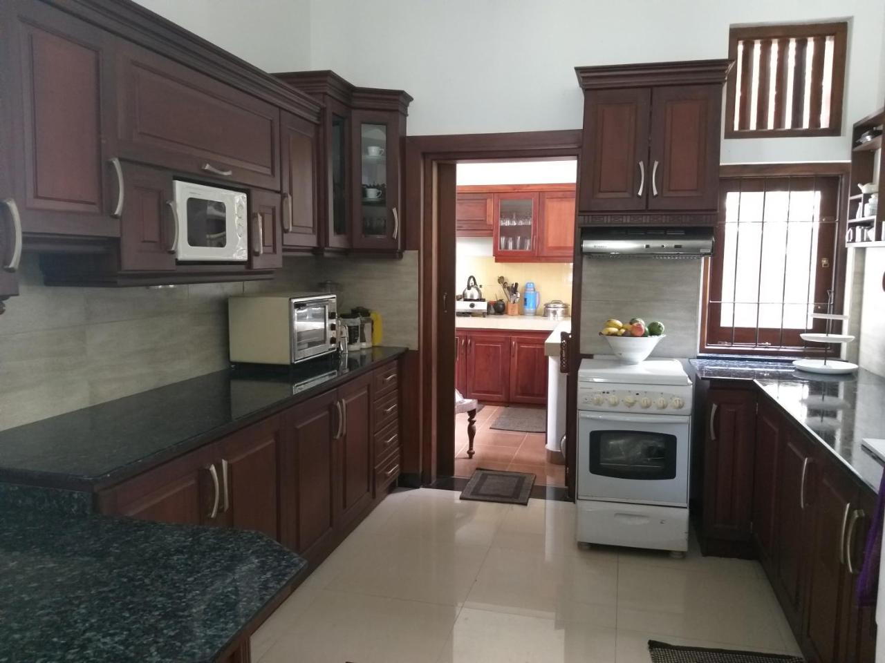 Cosy Nest Home Stay 니곰보 외부 사진