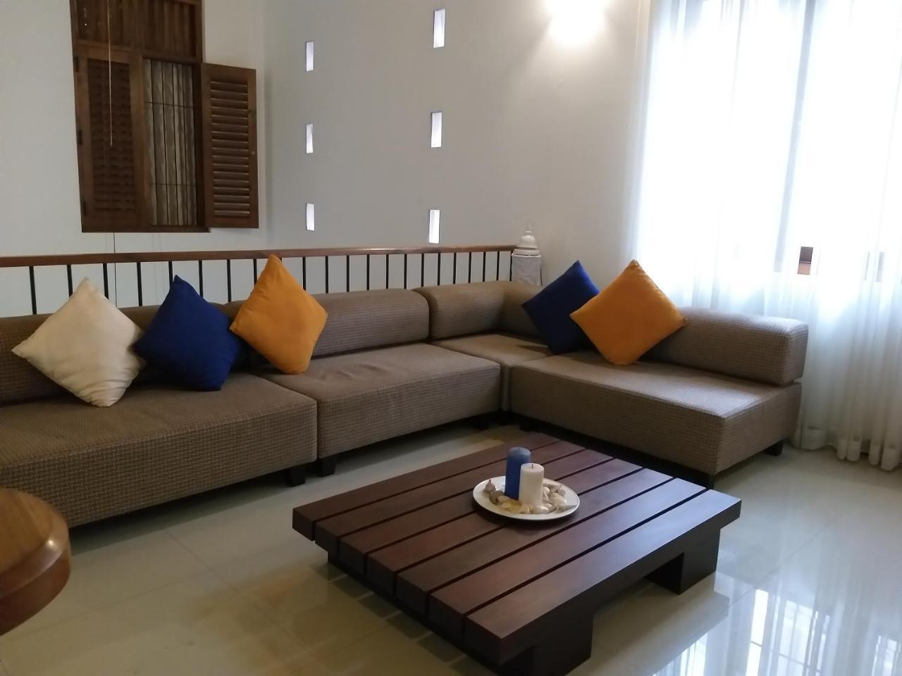Cosy Nest Home Stay 니곰보 외부 사진