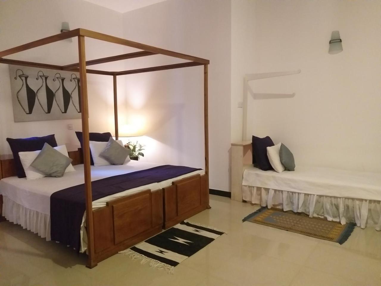 Cosy Nest Home Stay 니곰보 외부 사진