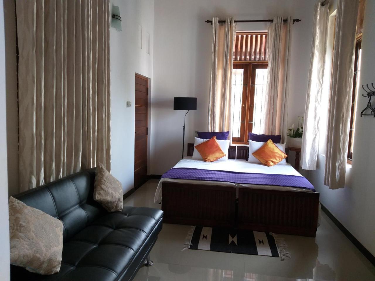 Cosy Nest Home Stay 니곰보 외부 사진