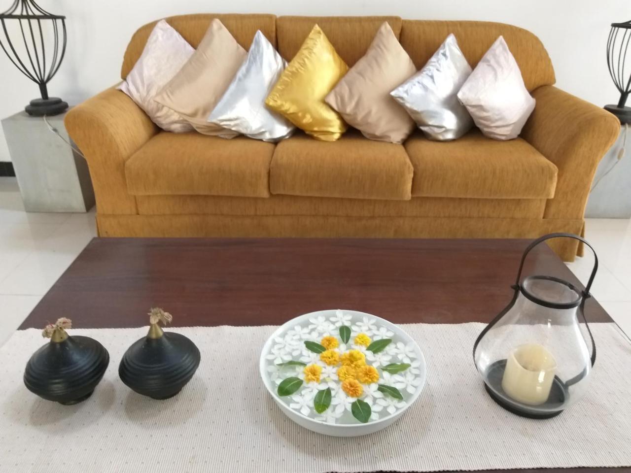 Cosy Nest Home Stay 니곰보 객실 사진