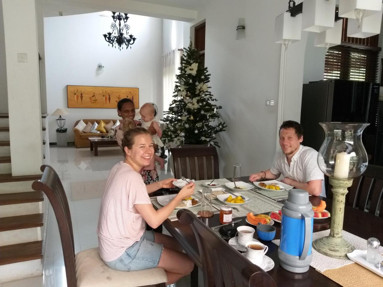 Cosy Nest Home Stay 니곰보 객실 사진