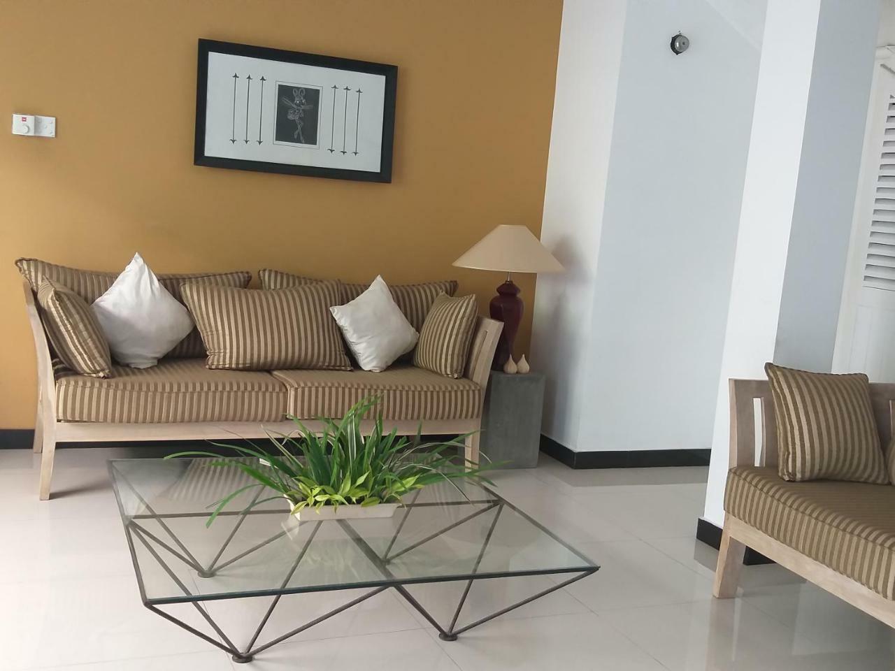 Cosy Nest Home Stay 니곰보 외부 사진